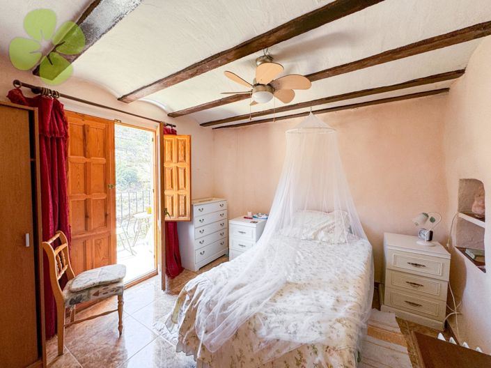 Image No.12-3 Bed Country House for sale