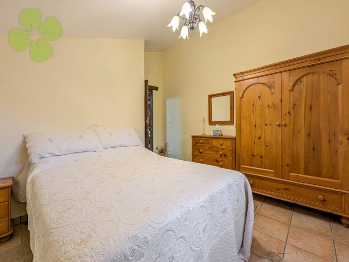 Image No.22-4 Bed Country House for sale