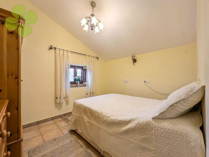 Image No.23-4 Bed Country House for sale