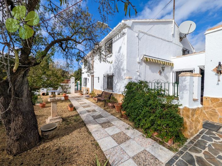 Image No.24-4 Bed Country House for sale