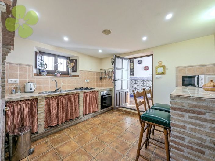 Image No.6-4 Bed Country House for sale