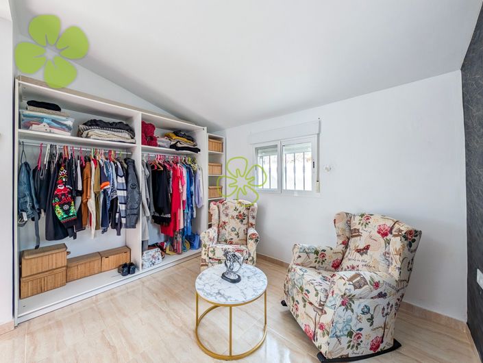 Image No.12-4 Bed Villa for sale