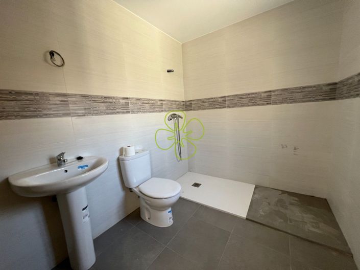 Image No.22-5 Bed Country House for sale