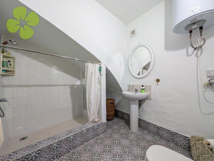 Image No.12-4 Bed Country House for sale