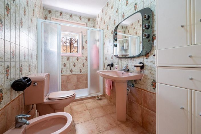 Image No.15-5 Bed Villa for sale