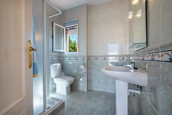 Image No.17-5 Bed Villa for sale