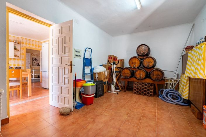 Image No.9-5 Bed Villa for sale