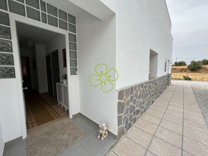 Image No.27-3 Bed Villa for sale