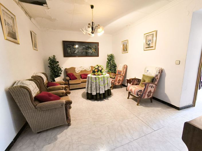 Image No.12-4 Bed Country House for sale