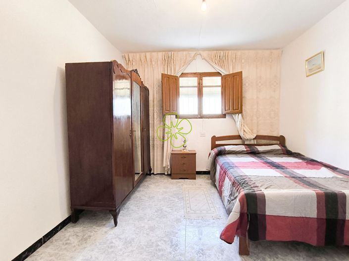 Image No.8-4 Bed Country House for sale