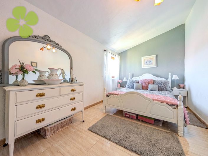 Image No.25-4 Bed Country House for sale