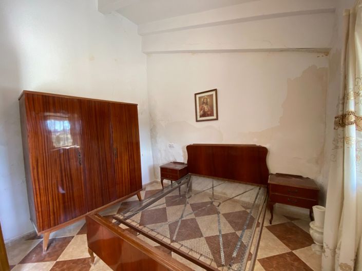 Image No.10-3 Bed Country House for sale