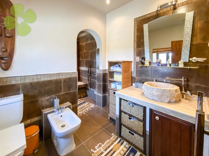 Image No.12-7 Bed Country House for sale