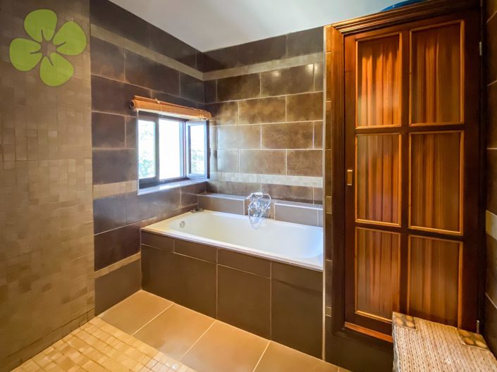 Image No.13-7 Bed Country House for sale