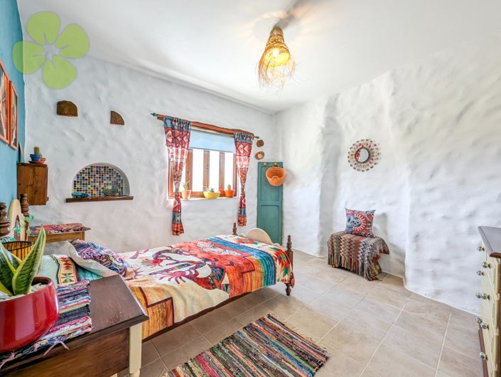 Image No.15-7 Bed Country House for sale