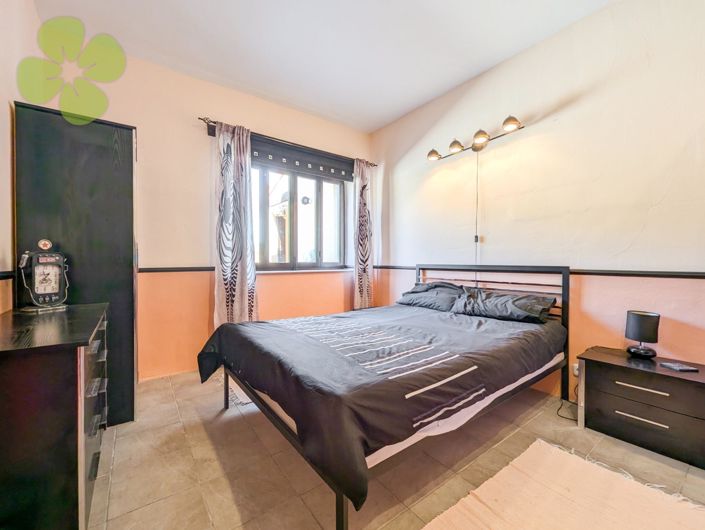 Image No.16-7 Bed Country House for sale