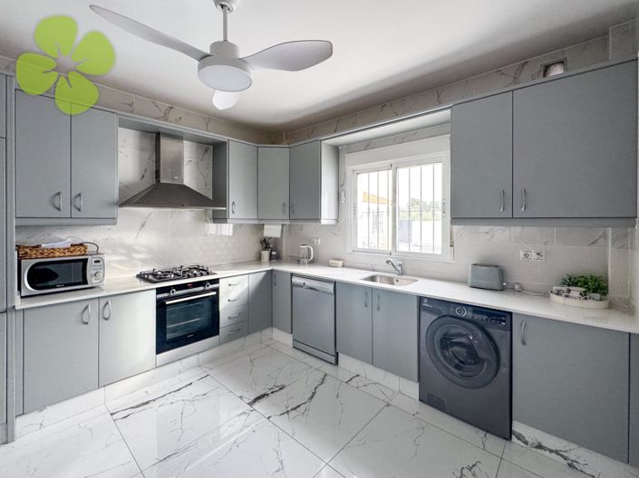 Image No.4-4 Bed Villa for sale