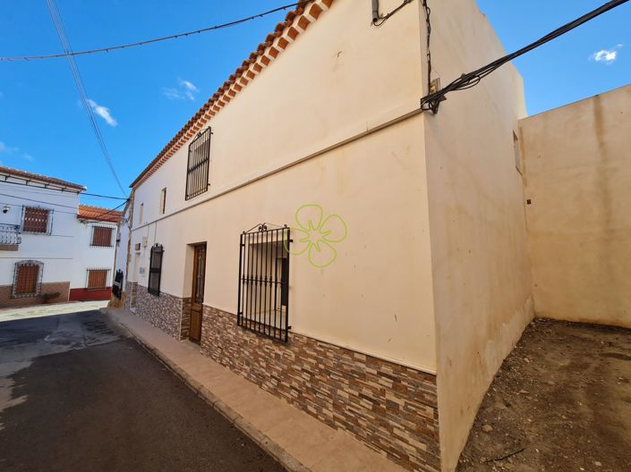 Image No.28-4 Bed Village House for sale