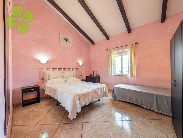 Image No.21-Villa for sale