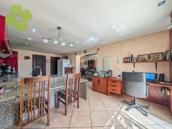 Image No.10-Villa for sale