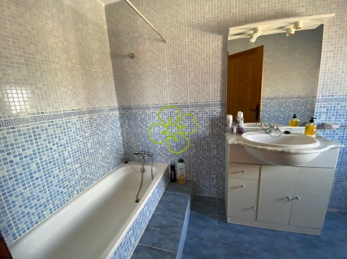 Image No.10-3 Bed Villa for sale