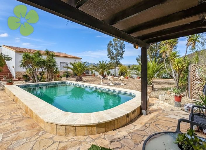 Image No.2-3 Bed Villa for sale