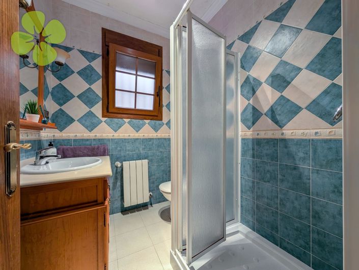 Image No.15-5 Bed Villa for sale