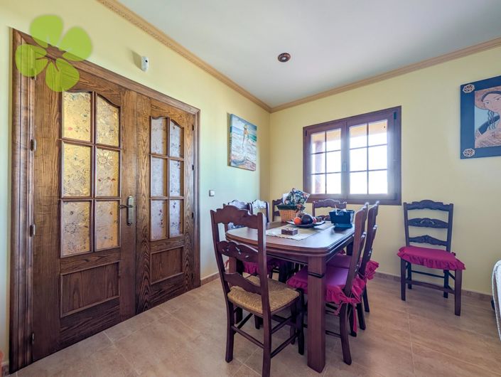 Image No.8-5 Bed Villa for sale