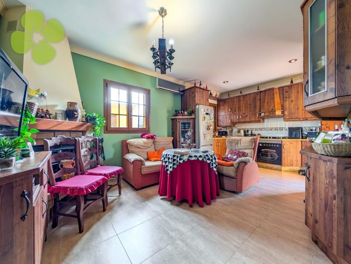 Image No.9-5 Bed Villa for sale