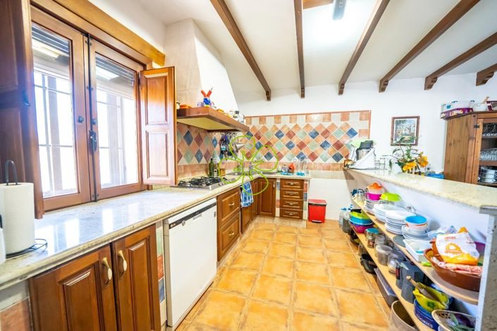 Image No.5-4 Bed Country House for sale