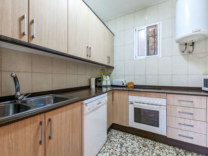 Image No.11-3 Bed Country House for sale