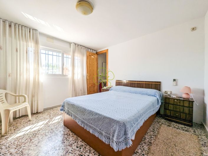 Image No.19-3 Bed Country House for sale