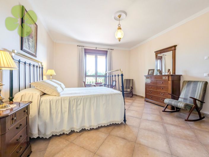 Image No.10-4 Bed Villa for sale