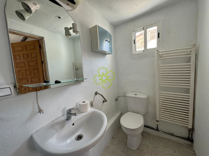 Image No.19-4 Bed Country House for sale