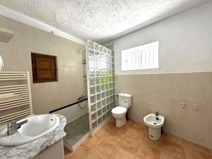 Image No.8-4 Bed Country House for sale