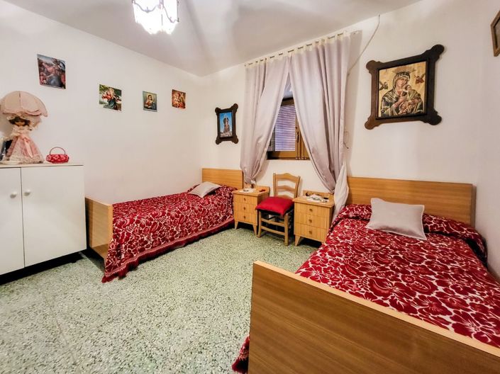 Image No.8-4 Bed Country House for sale