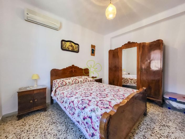 Image No.25-5 Bed Village House for sale