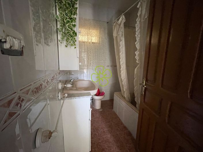 Image No.12-Maison de campagne de 4 chambres à vendre à Oria