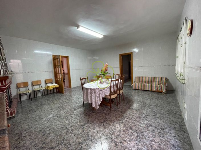 Image No.12-4 Bed Village House for sale