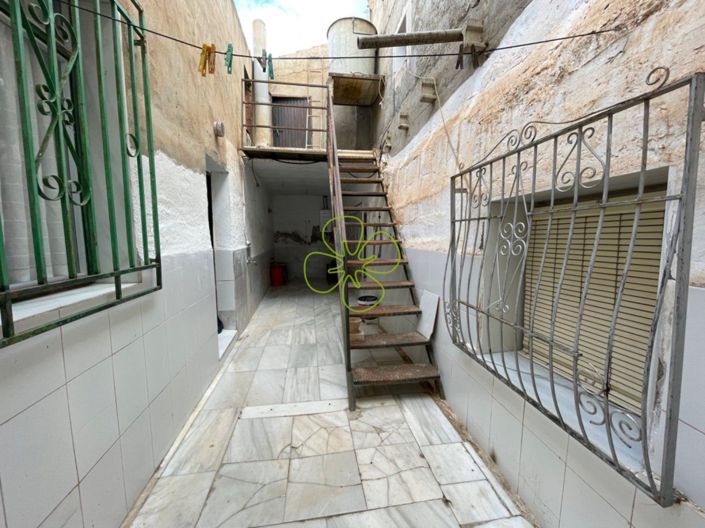 Image No.18-4 Bed Village House for sale