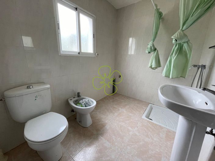 Image No.25-4 Bed Village House for sale