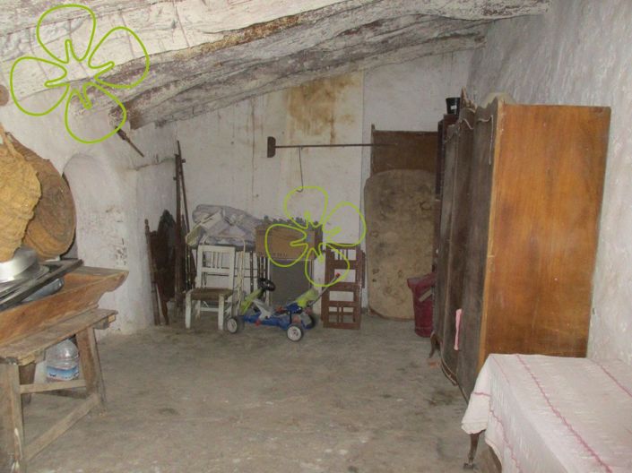 Image No.18-2 Bed Country House for sale