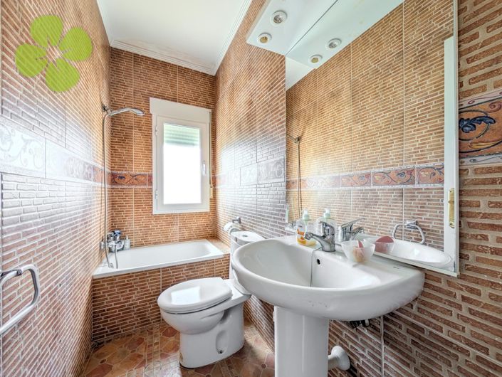 Image No.11-3 Bed Villa for sale