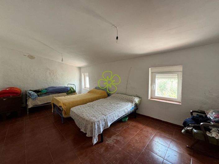 Image No.17-4 Bed Country House for sale