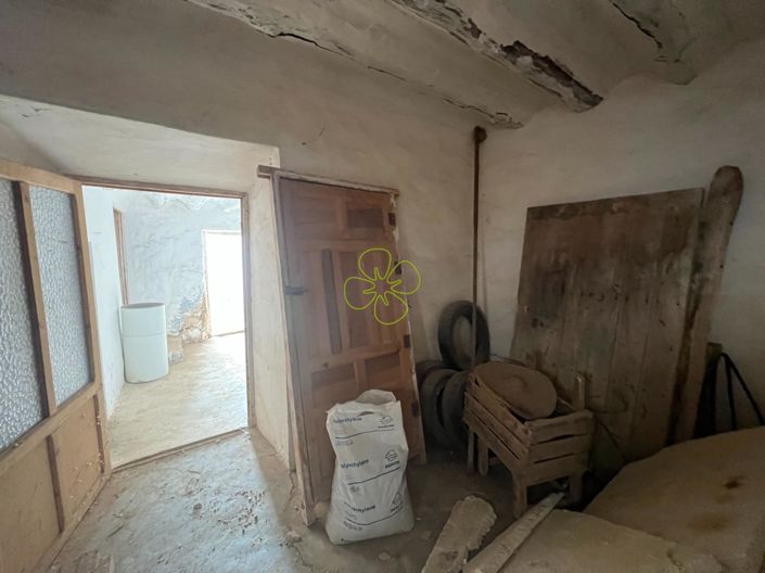 Image No.11-4 Bed Country House for sale