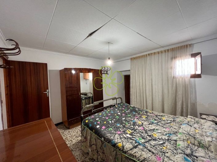 Image No.11-3 Bed Country House for sale