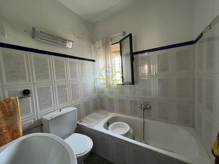 Image No.12-3 Bed Country House for sale