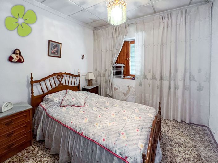 Image No.4-Maison de campagne de 3 chambres à vendre à Oria