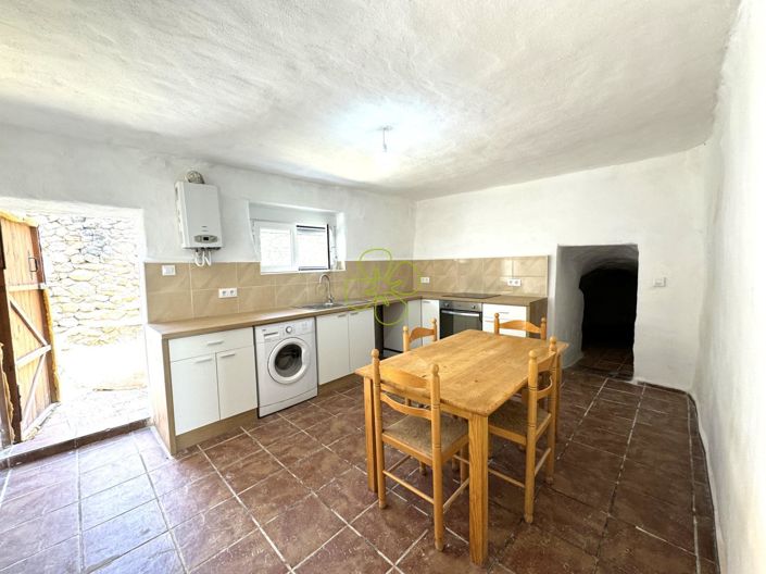 Image No.8-3 Bed Village House for sale