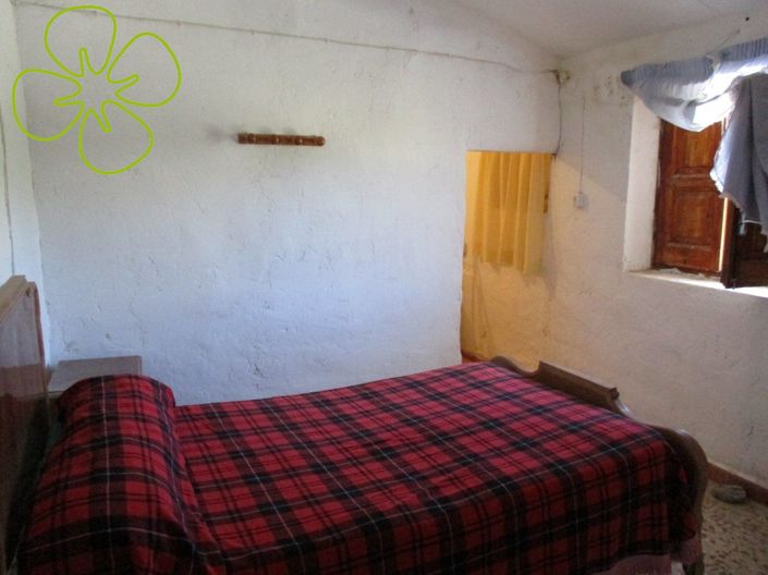 Image No.14-3 Bed Country House for sale